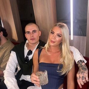 Meet your Posher, Romy